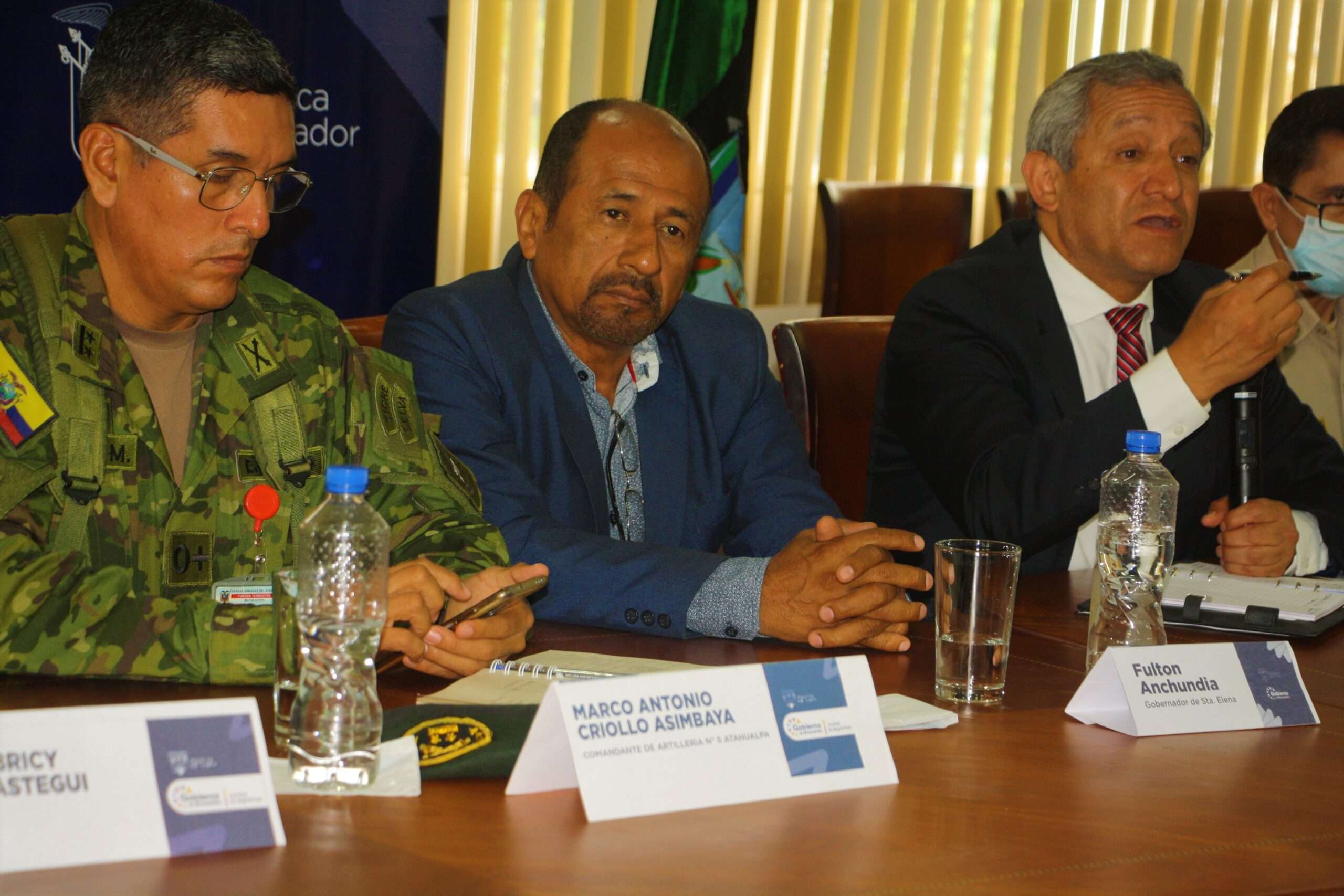 Ministro del Interior se reunió con autoridades de Santa Elena.￼