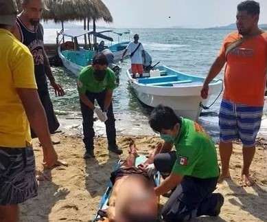 En México buscan a sujeto que atacó a machetazos a tres turistas argentinos en una playa