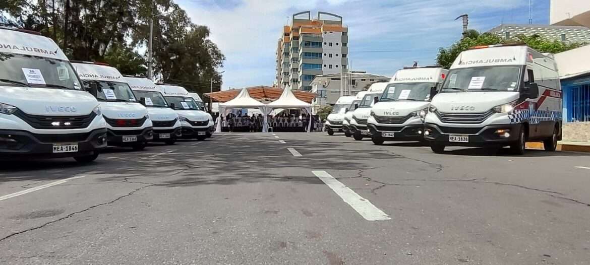Presidente Noboa no llegó a Santa Elena a la entrega de Ambulancias.