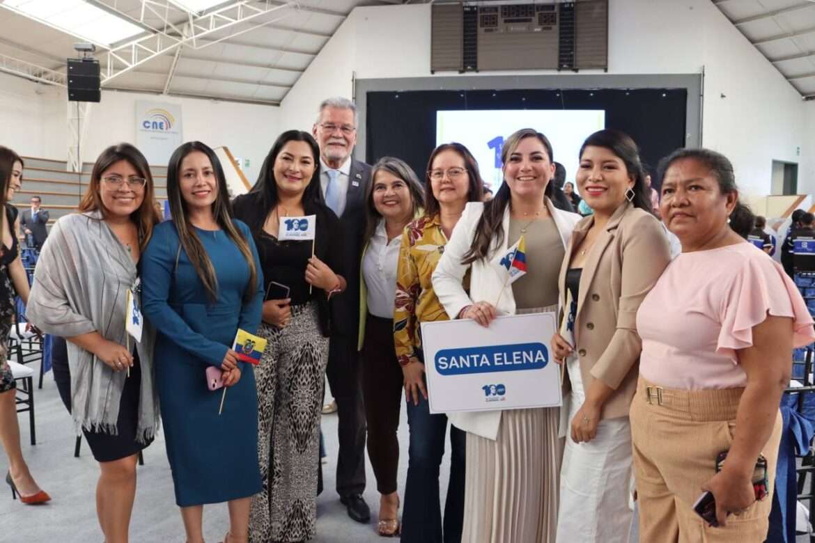 Santa Elena presente en el homenaje a Matilde Hidalgo por los 100 Años del Voto Femenino