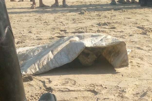 En la playa de Cadeate se encontró los restos de una persona.