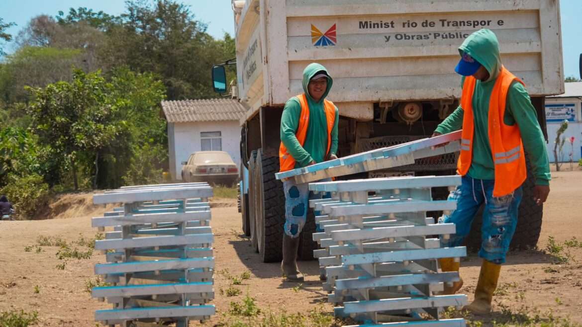 Llegó la estructura del puente para La Frutilla de la parroquia Simón Bolívar o Julio Moreno