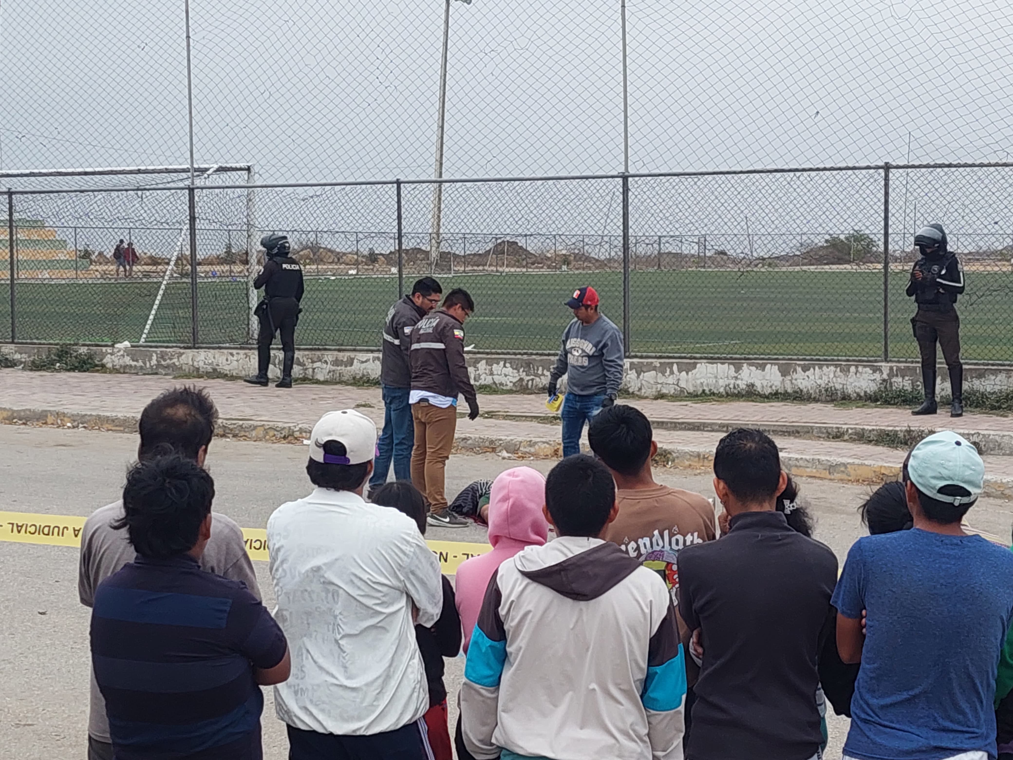 Un muerto y un herido en las afueras de la cancha del cerro El Tablazo.