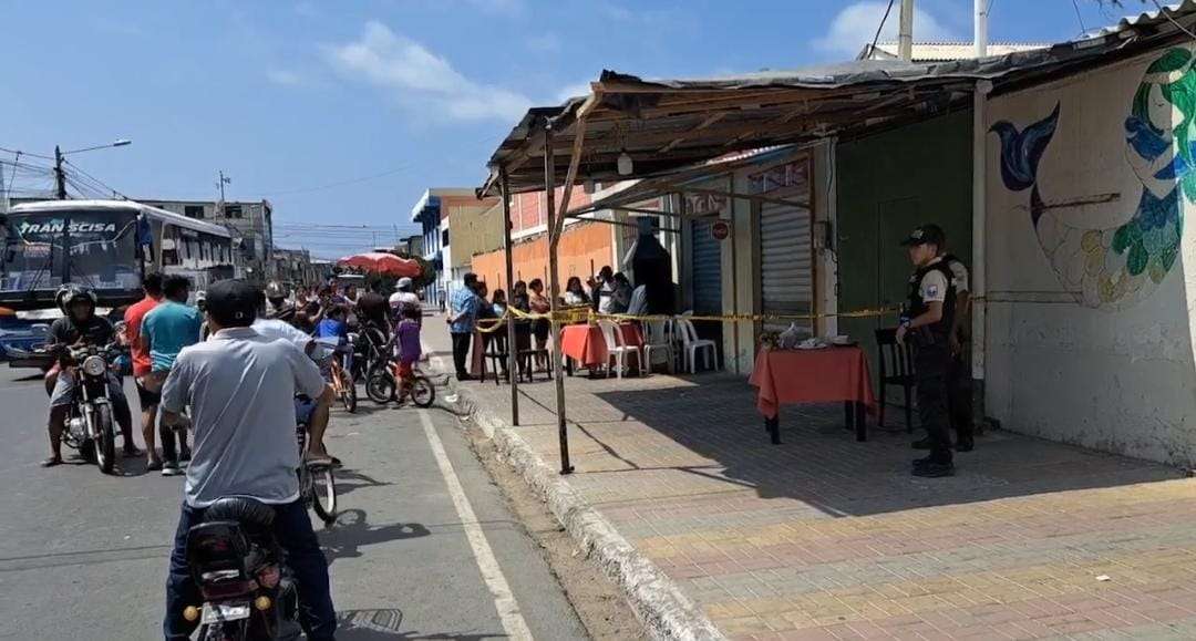 Pescador de Santa Rosa, Salinas, fue asesinado cuando comía en un restaurante.