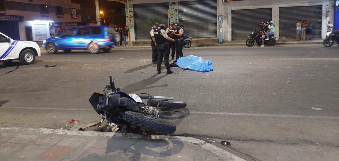 Se busca a chofer de camioneta que atropelló a policía y le causó la muerte.