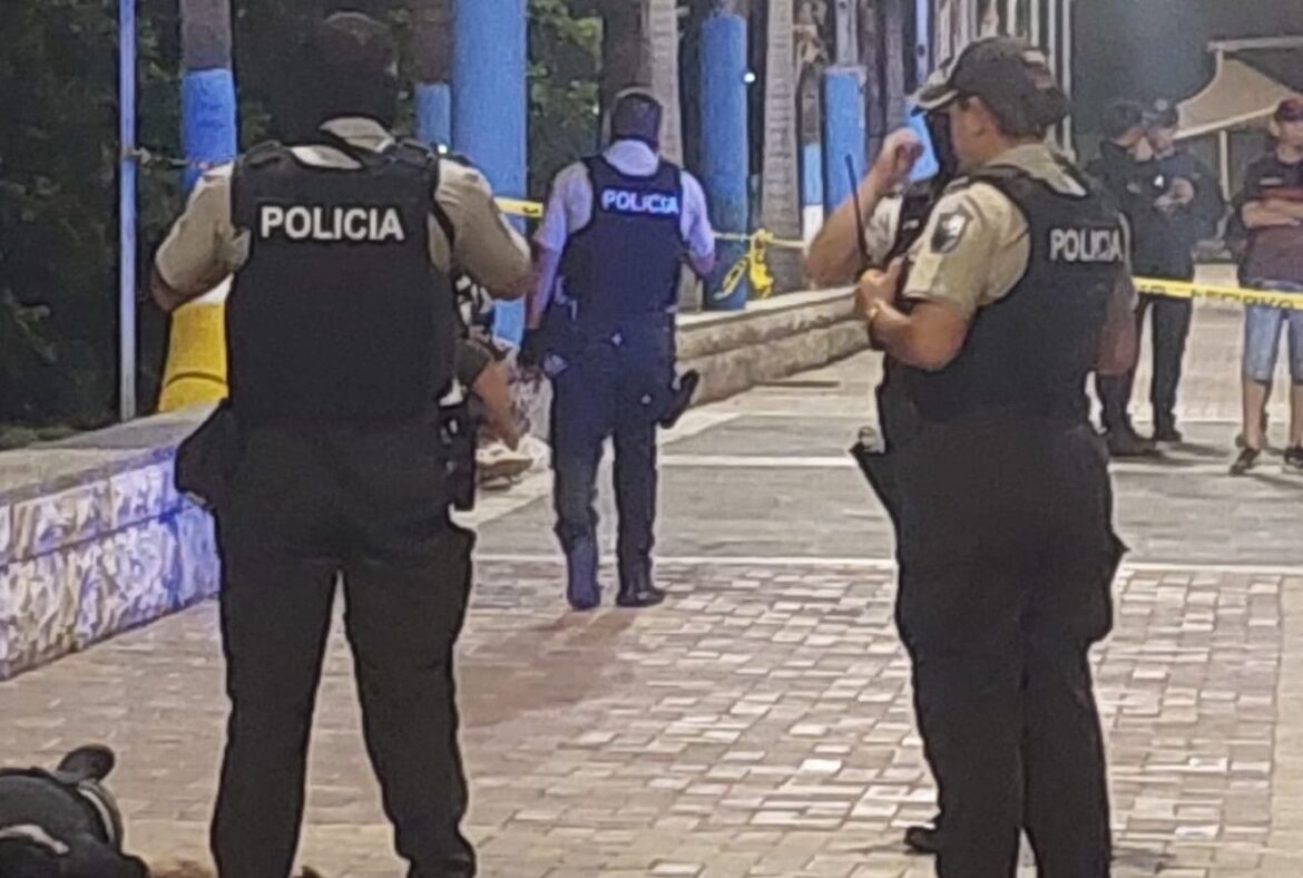 Avanzan las investigaciones del crimen de un joven asesinado en el malecón de La Libertad