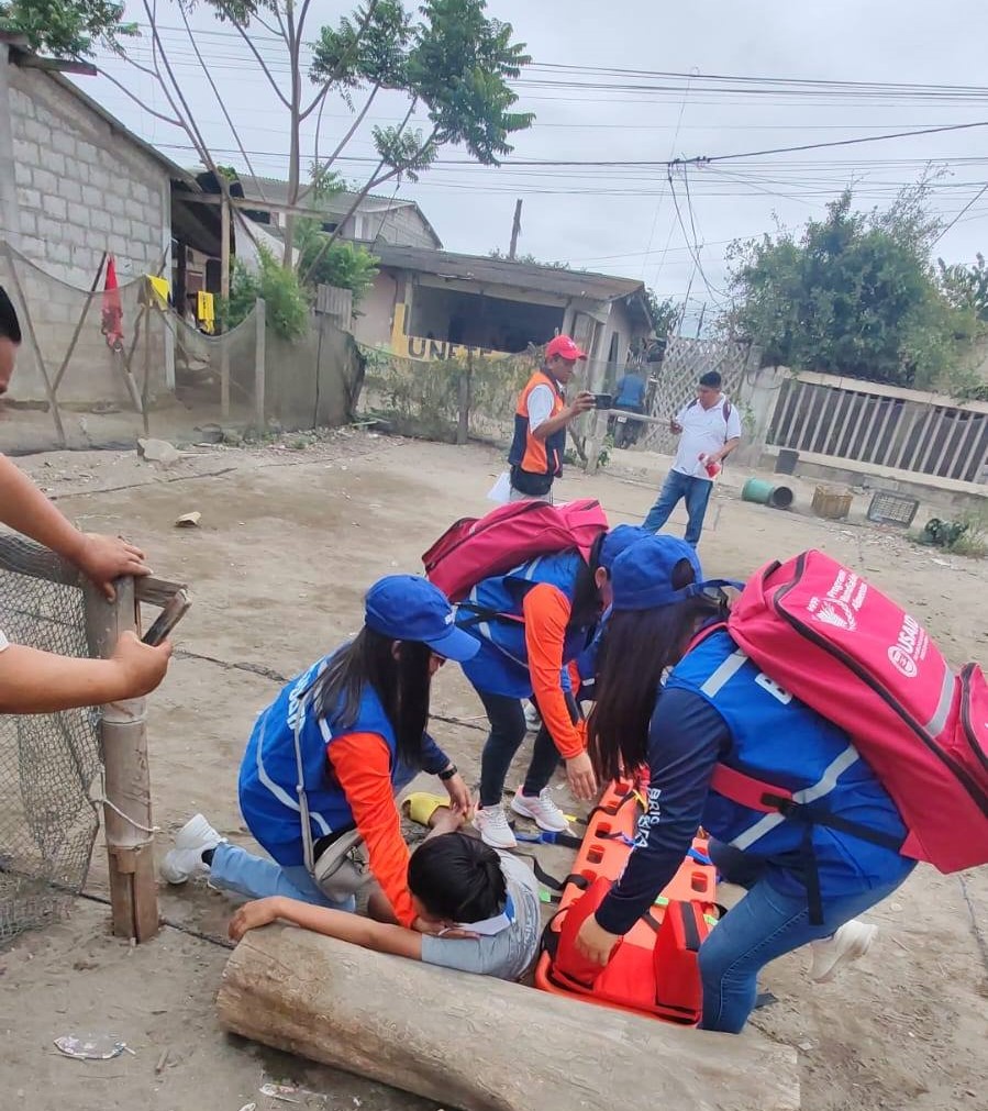 Prefectura de Santa Elena prepara a comuneros ante alertas temprana.