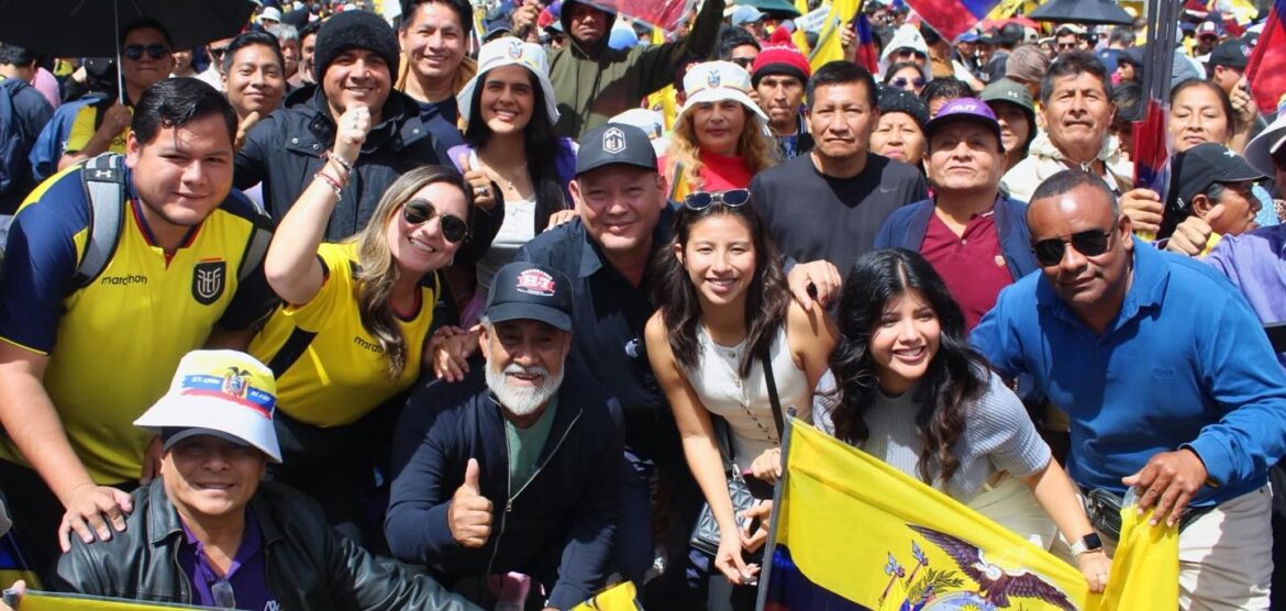Delegación peninsular respaldó a Daniel Noboa en marcha nacional por la seguridad