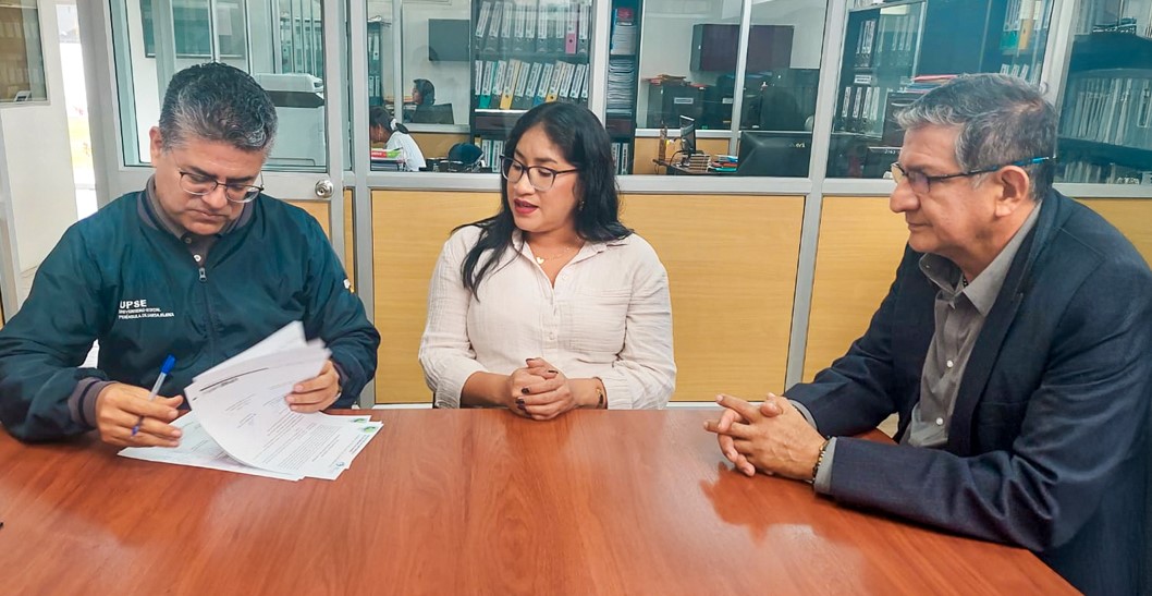 UPSE impulsa la transformación digital en Manglaralto