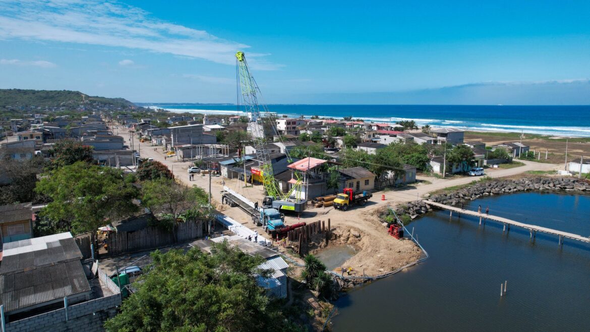Avanza la construcción del puente que unirá San Antonio con Cadeate