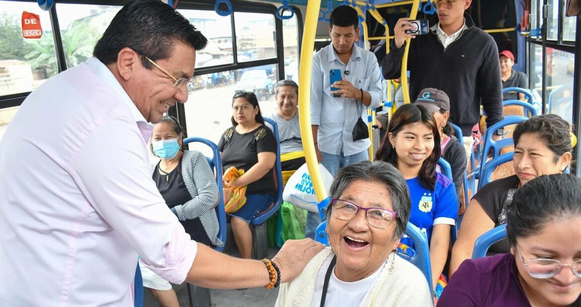 Adultos mayores viajan gratis cada domingo en La Libertad
