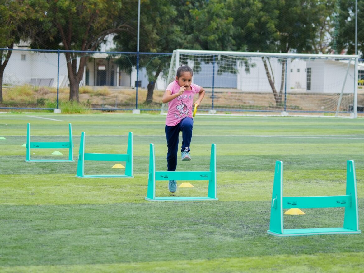 UPSE organizó Festival Kids Athletics y entregó certificados internacionales