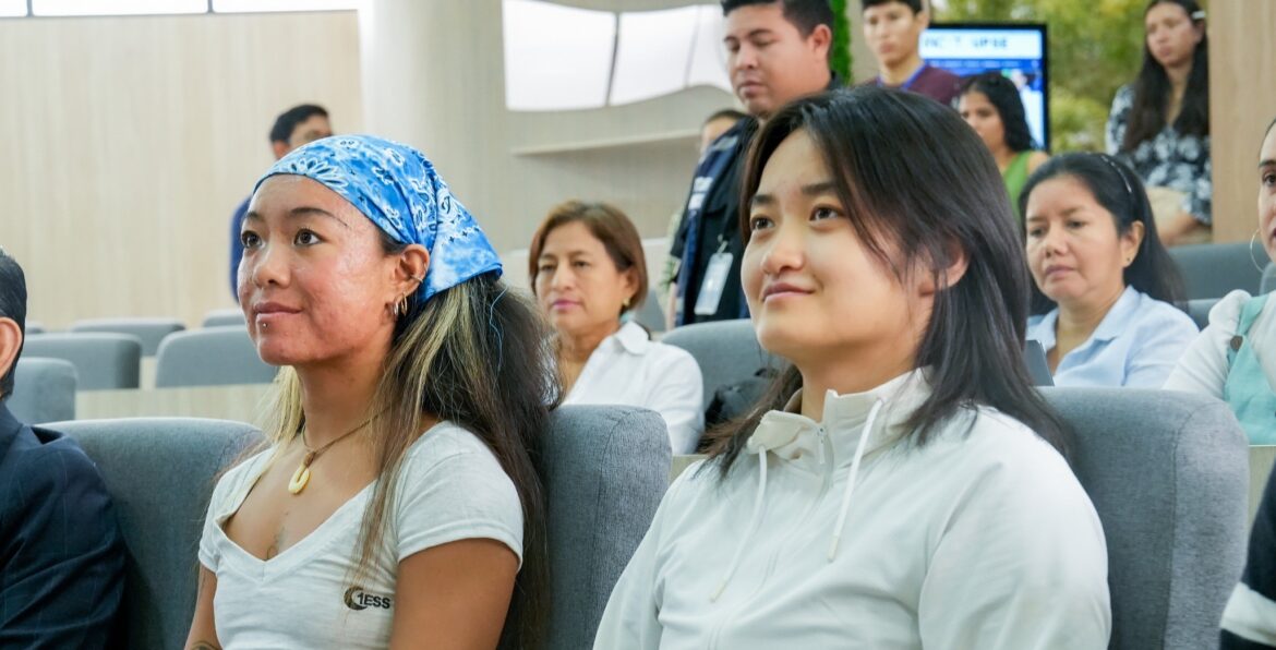 UPSE recibe a estudiantes chinos en programa de Maestría