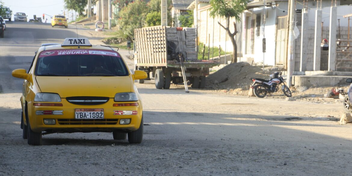 10 de septiembre es declarado como Día Nacional del Taxista Ecuatoriano.