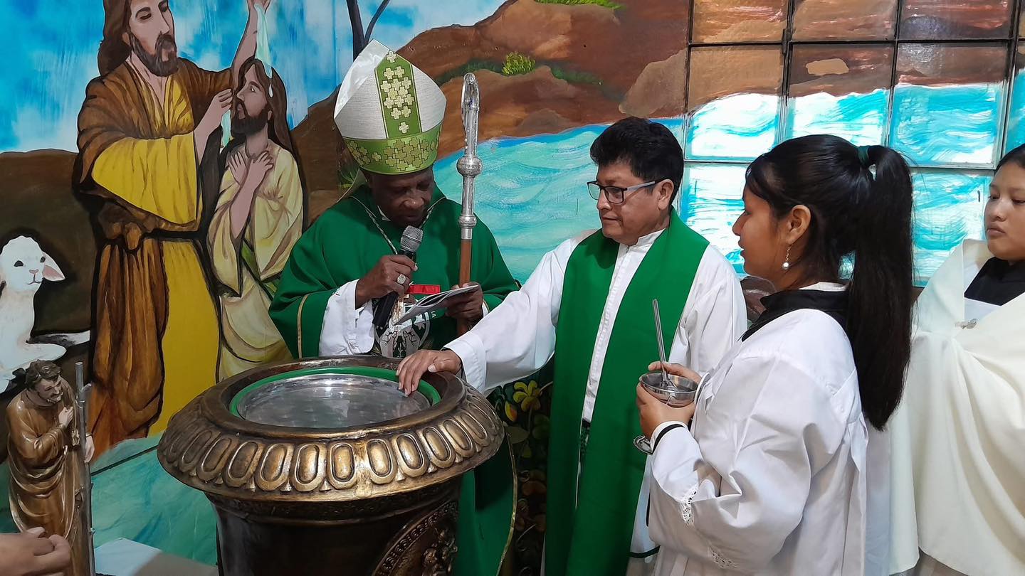 Zapotal recibió con entusiasmo a su nuevo párroco Manuel Malavé Borbor