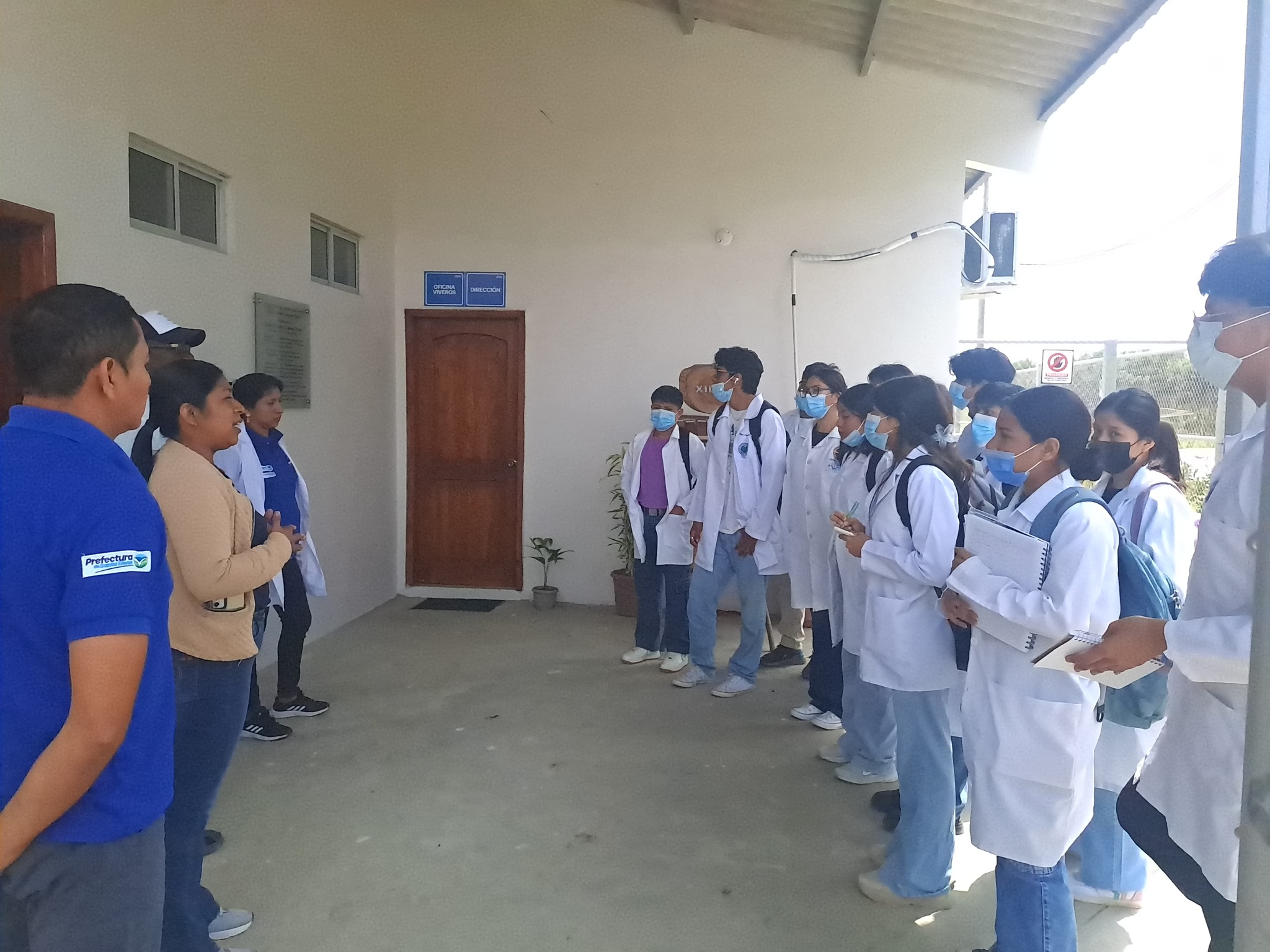 Universitarios conocieron laboratorio de Control Biológico de la Prefectura de Santa Elena