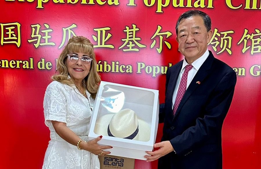 Viceprefecta de Santa Elena participó en aniversario de la República Popular China