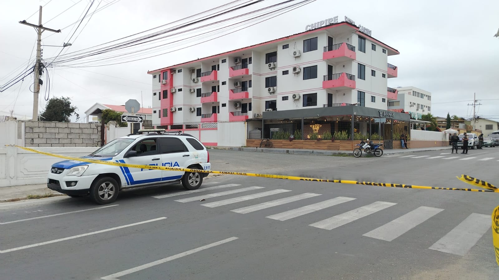 Alerta por presunto artefacto explosivo en hotel de Salinas