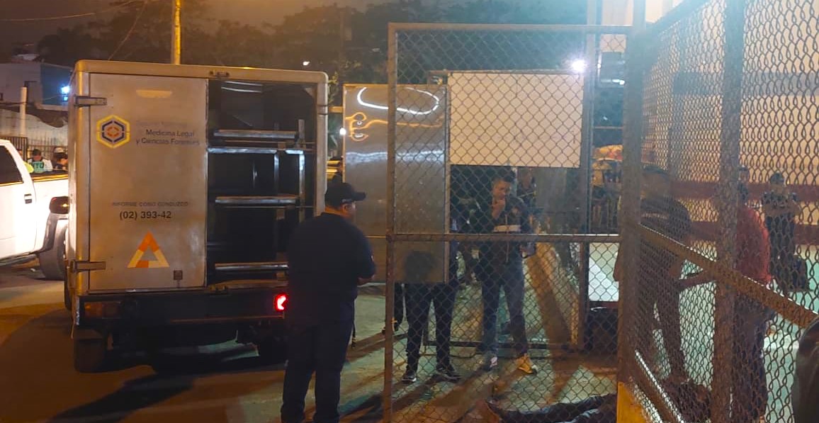 Asesinaron a un hombre en la cancha de ´Los Chicos del parque´ en La Libertad