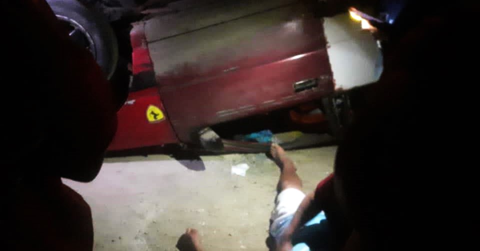 Accidente de tránsito en la vía Sinchal–Barcelona deja una persona afectada