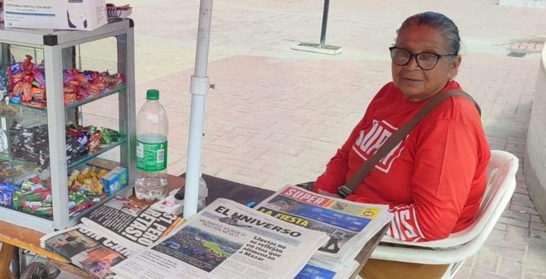 Falleció doña Martha Peña, recordada vendedora de periódicos en el parque central de Santa Elena