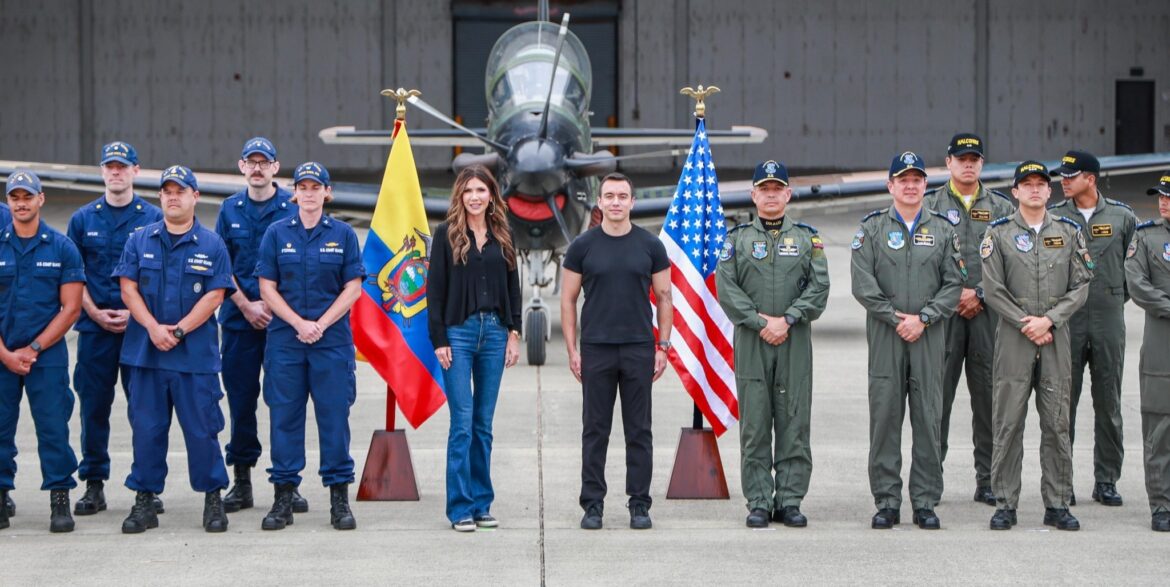 Secretaria de Seguridad de EE. UU. visitó Manta y mañana jueves estará en Salinas