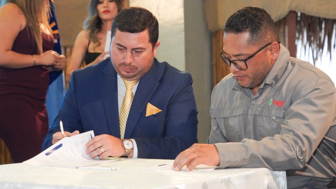 Prefectura de Santa Elena y Banexcel impulsan alianza por la sostenibilidad alimentaria