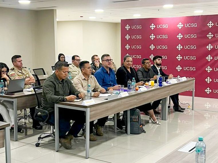 Gobernador de Santa Elena, Xavier Negrete sigue firme en su cargo