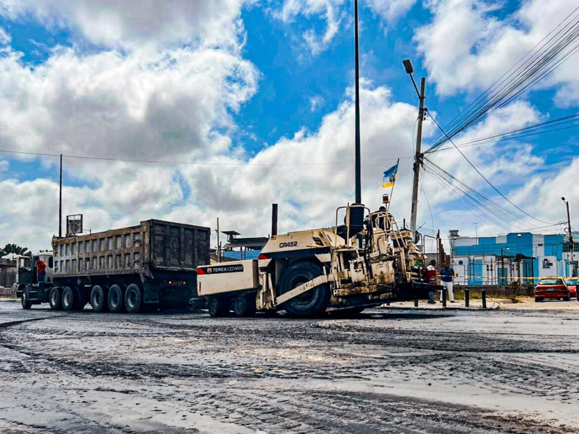 Avanza el asfaltado en La Libertad, anuncia el alcalde Francisco Tamariz