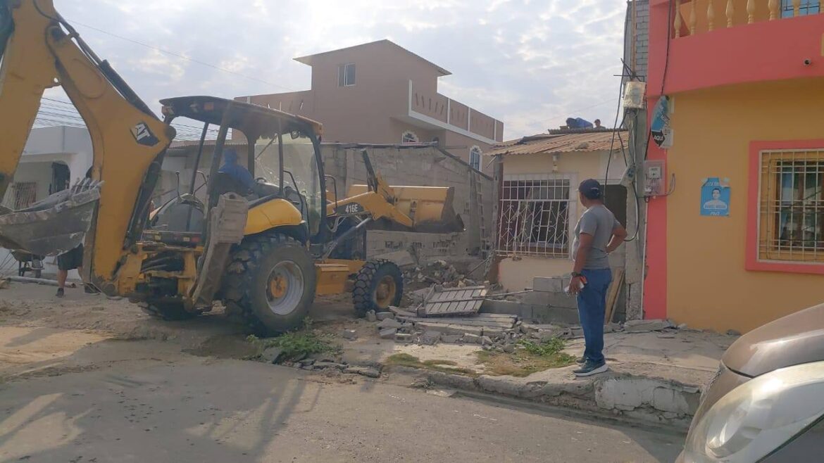 Familia de Salinas reclama a la Alcaldía por demolición de su vivienda