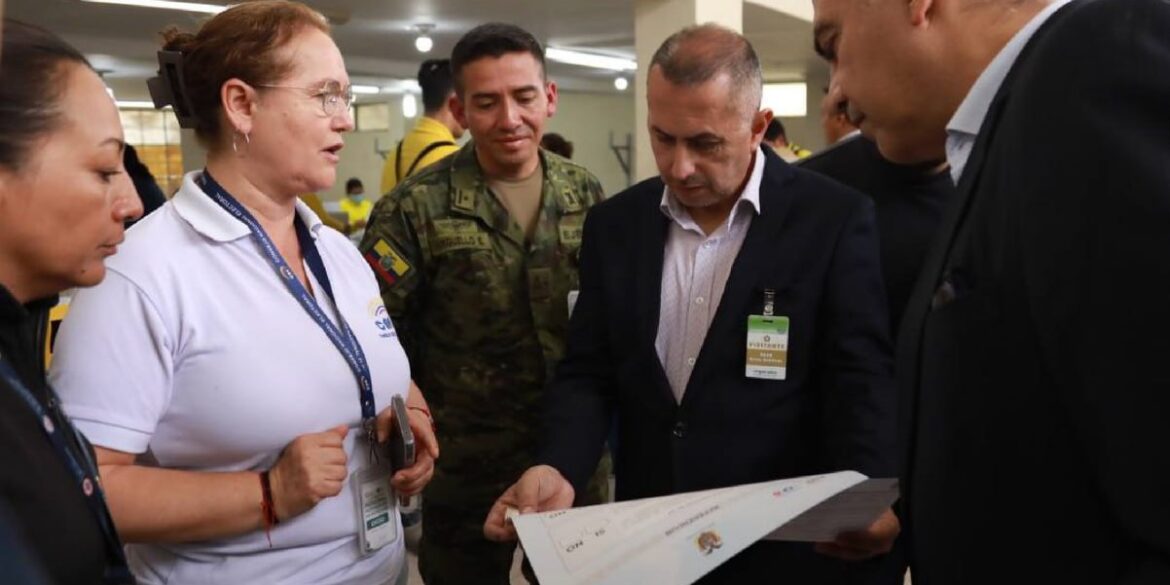 Las organizaciones políticas verificaron seguridades y producción del material electoral 