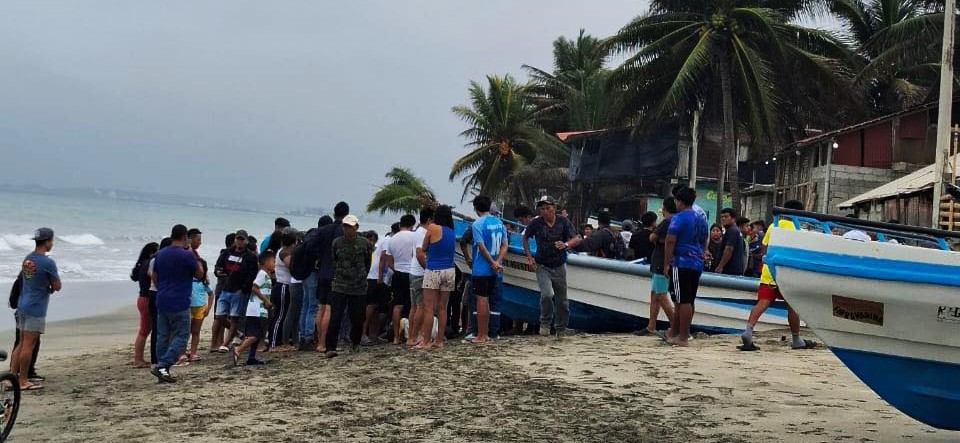 Dos enganchadores de comida fueron asesinados en la playa de San Pablo