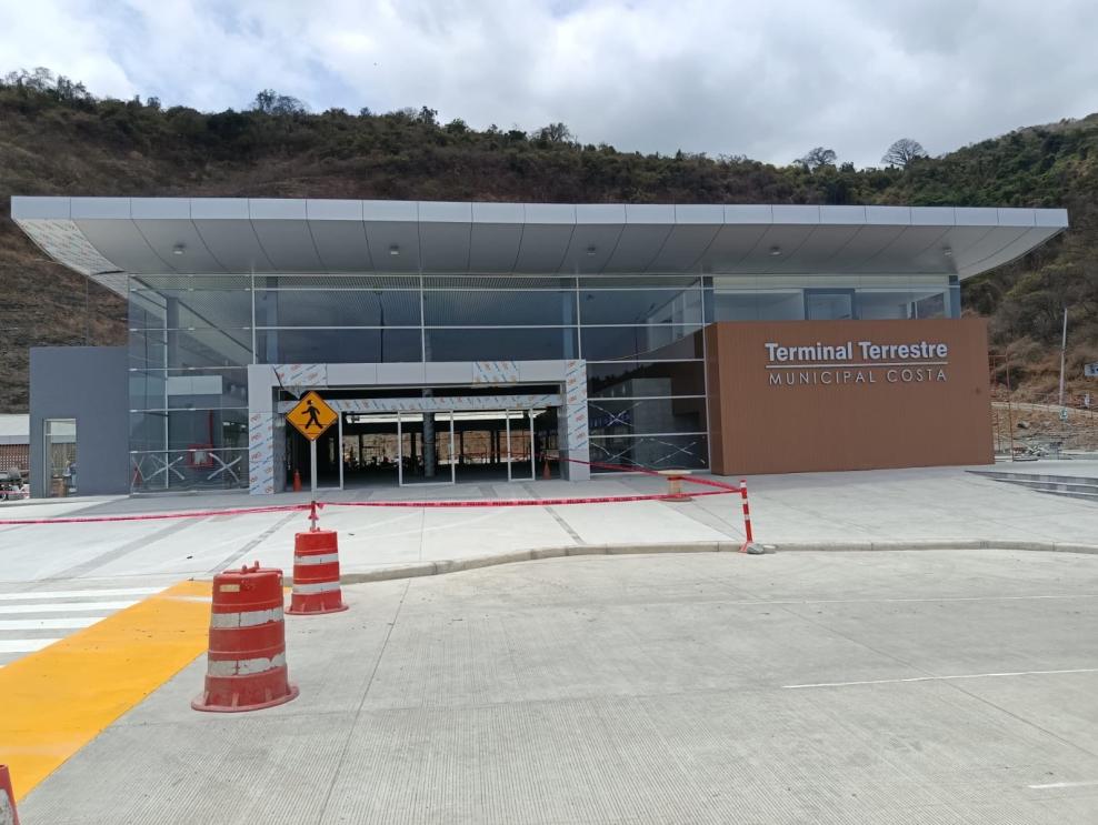 Terminal Terrestre de la Costa está listo, pero no opera por falta de autorización de ANT