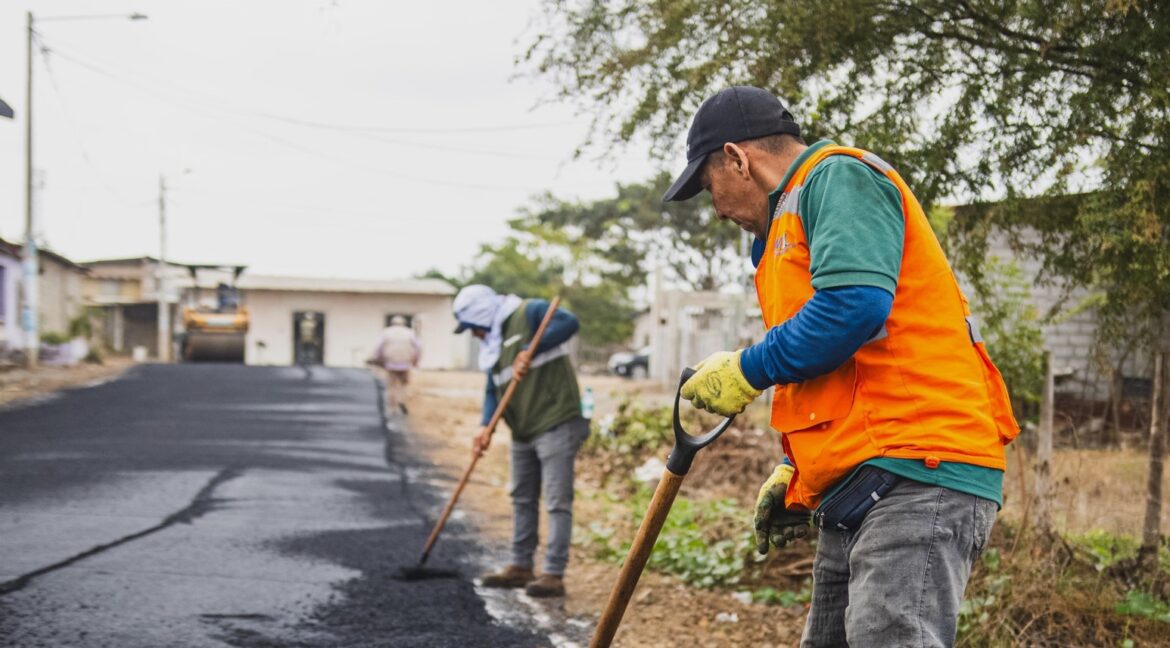 Trabajos viales de la Alcaldía avanzan en la comuna Prosperidad