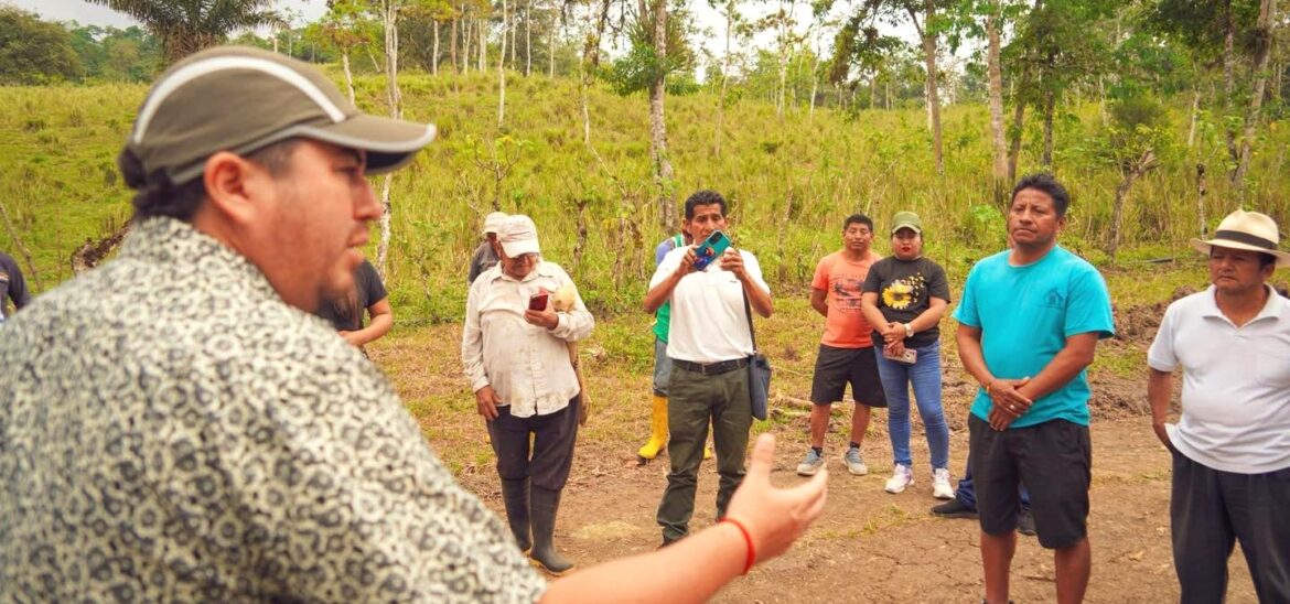 Prefectura de Santa Elena rehabilita vía clave para la producción toquillera