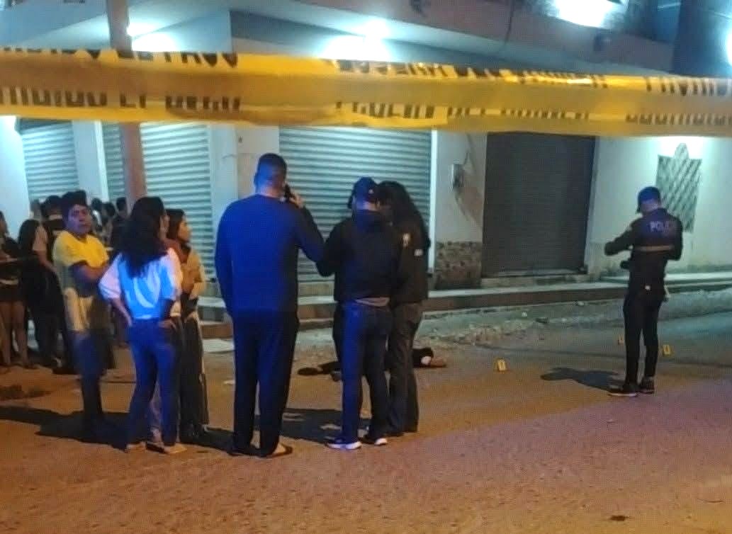 Un hombre fue asesinado y una joven venezolana resultó herida en La Libertad