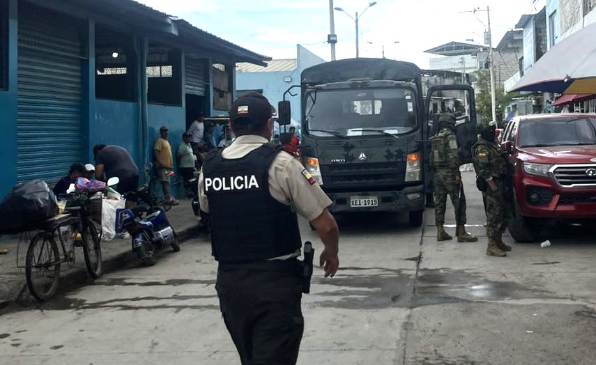 Operativo de seguridad en el puerto pesquero Santa Rosa
