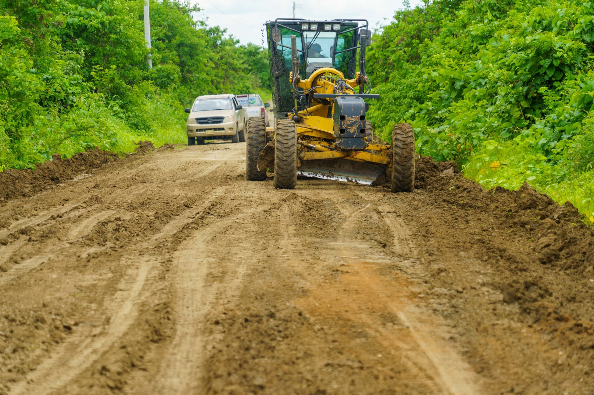 Prefectura ejecuta mantenimiento en la vía Sube y Baja – El Azúcar afectada por el invierno