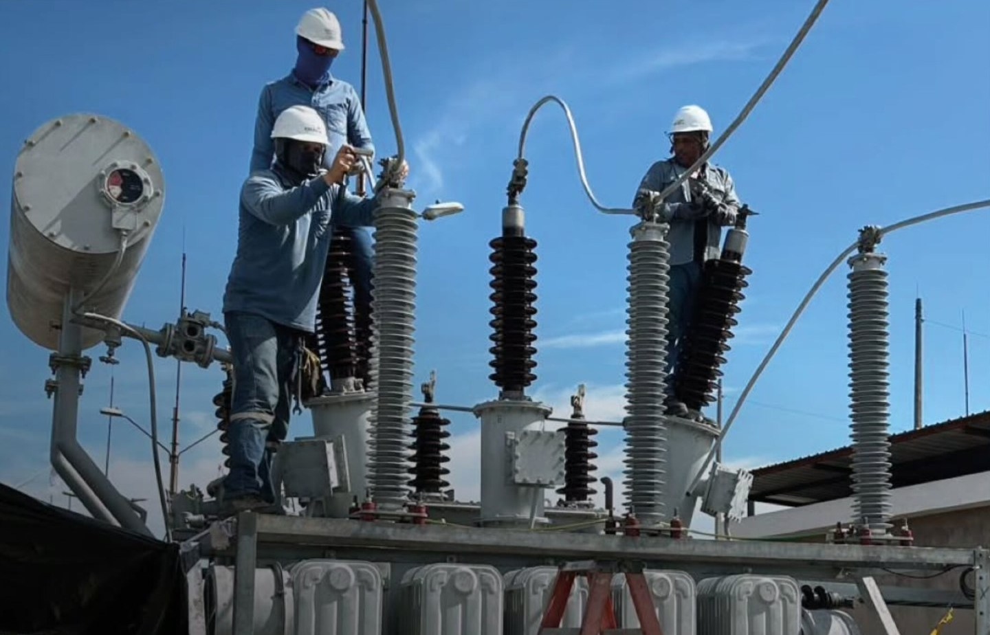 CELEC EP incorpora siete megavatios al sistema eléctrico de Santa Elena para reducir cortes de energía