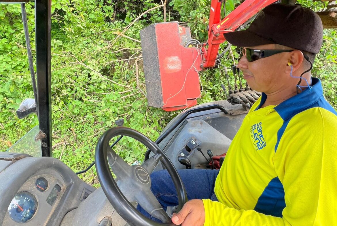 Prefectura ejecuta limpieza de espaldones en la vía Buenos Aires – Sacachún