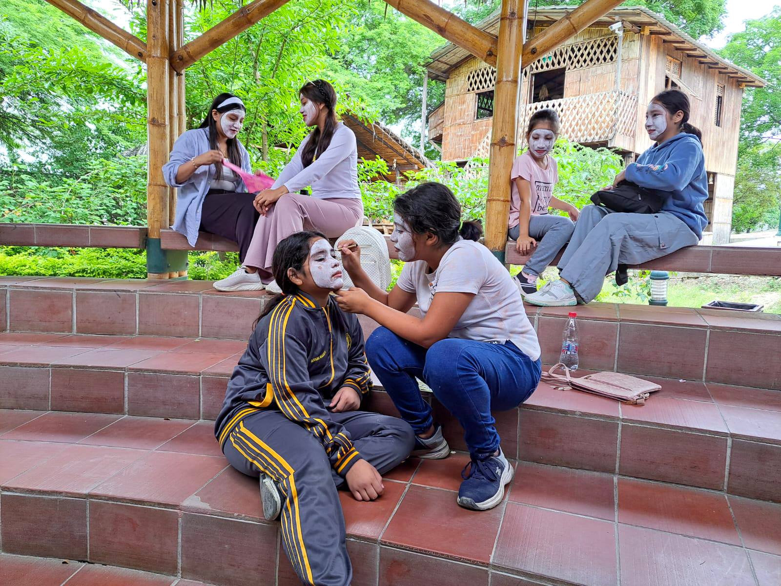 Curso vacacional de Teatro y Cine impulsa el talento juvenil en Santa Elena