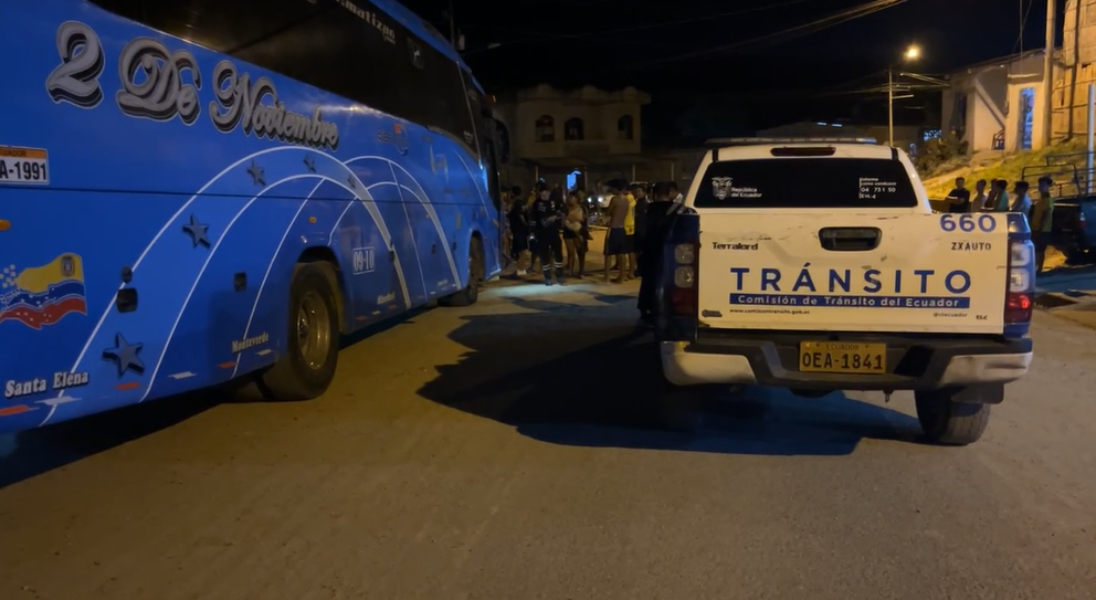 Adulto mayor muere arrollado por un bus en comuna Barcelona de Santa Elena