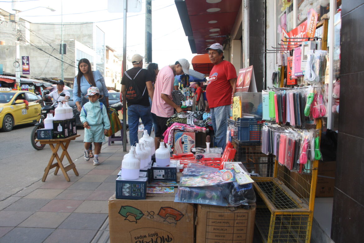 Cortes de electricidad en la península provocan venta de focos recargables