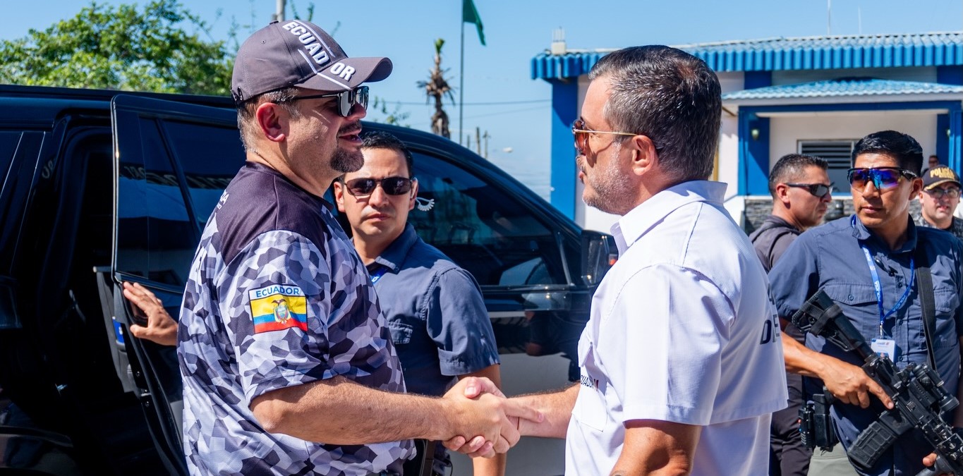 Autoridades coordinan operativo integral por toque de queda en Santa Elena