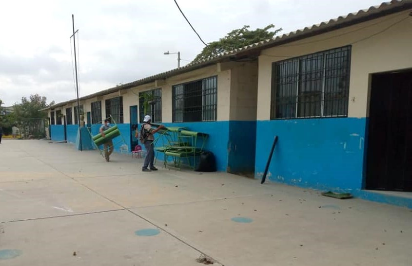 Padre fue asaltado cuando fue a dejar a su hija a la escuela en el cantón La Libertad