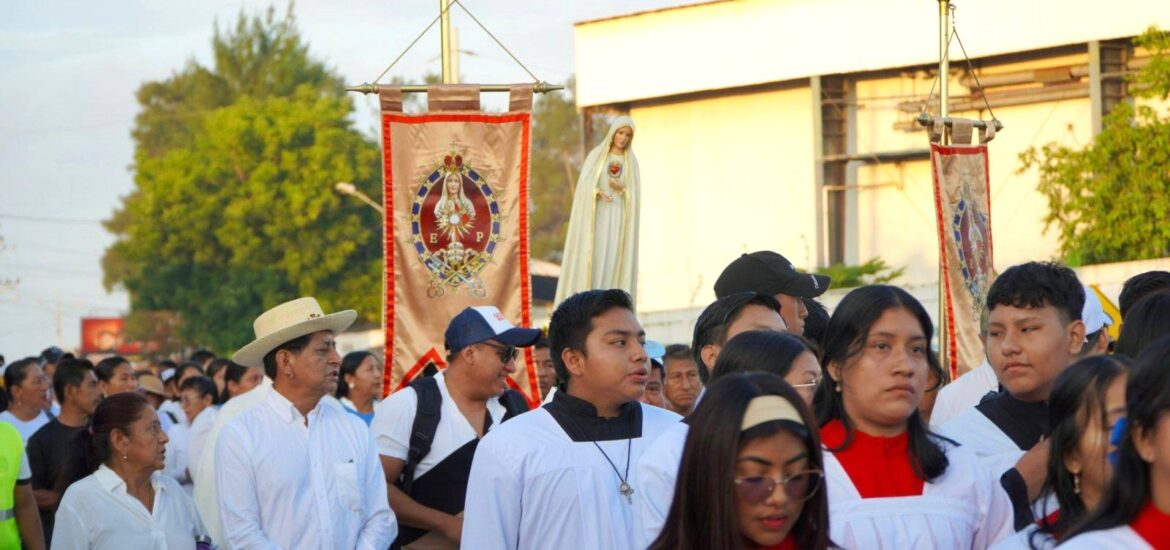 Virgen de Fátima reúne a cientos de fieles en la provincia de Santa Elena