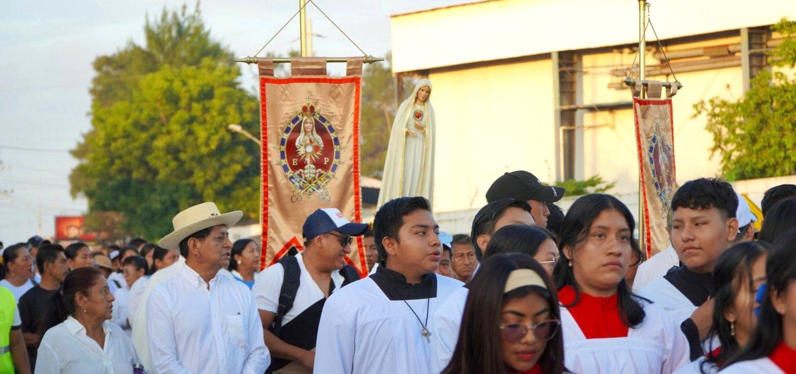 Virgen de Fátima reúne a cientos de fieles en la provincia de Santa Elena