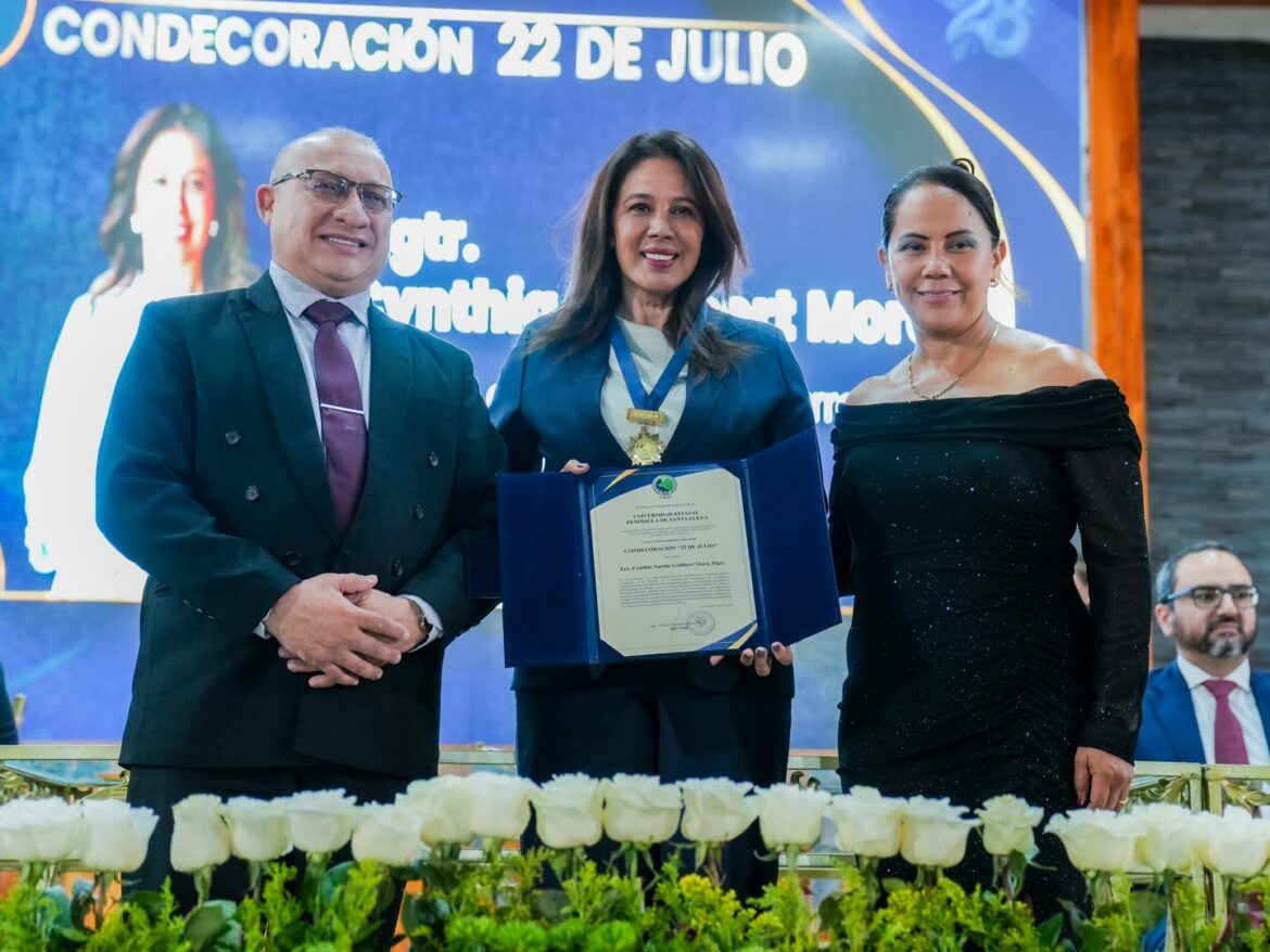 UPSE en su aniversario 28 condecoró a Ministra de Trabajo y Desarrollo Humano Cynthia Gellibert Mora