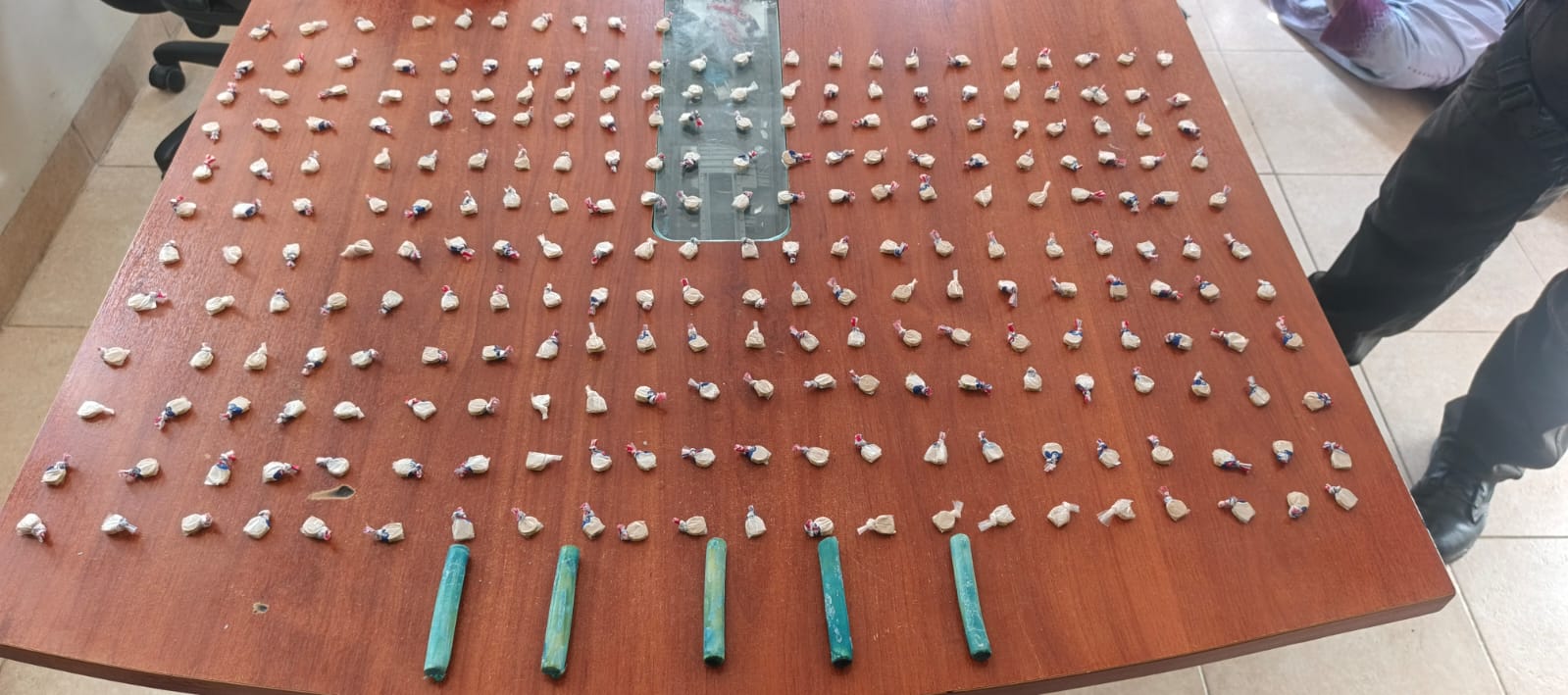 Decomiso de droga, armas y motos efectuó la policía en la Península