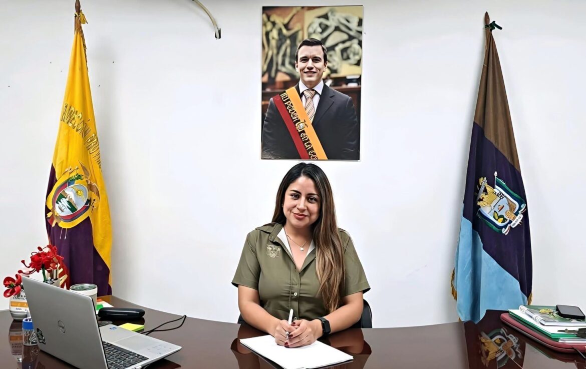 Génesis Usca Valle es designada como nueva Directora Distrital 24D01 Santa Elena